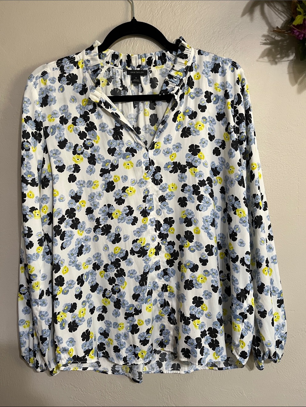 Ann Taylor White Floral-Print Button Blouse with Blue and Yellow Accents